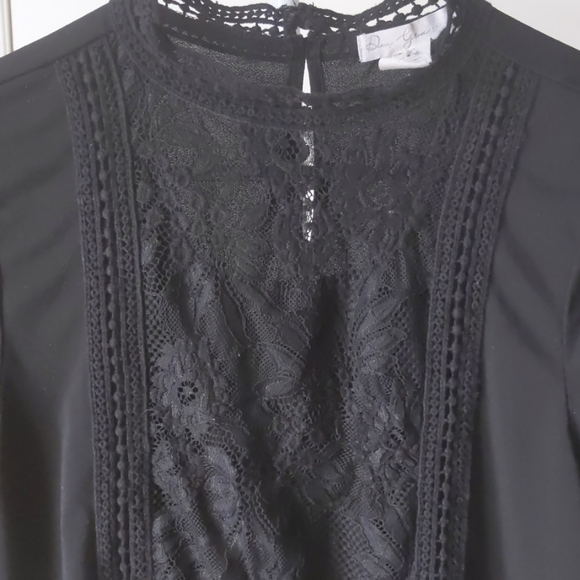 Blouse - Picture 2 of 4